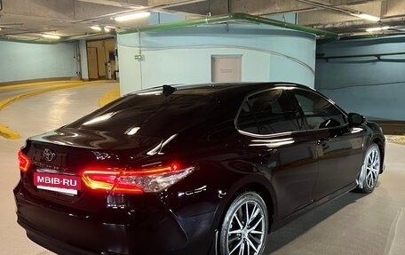 Toyota Camry, 2021 год, 3 085 000 рублей, 4 фотография