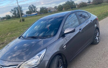 Hyundai Solaris II рестайлинг, 2014 год, 1 150 000 рублей, 4 фотография