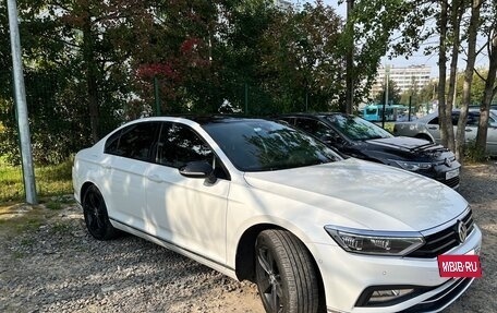 Volkswagen Passat B8 рестайлинг, 2020 год, 4 200 000 рублей, 3 фотография