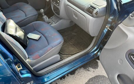 Renault Clio III, 2000 год, 170 000 рублей, 8 фотография