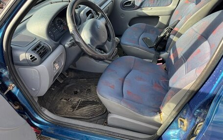 Renault Clio III, 2000 год, 170 000 рублей, 11 фотография