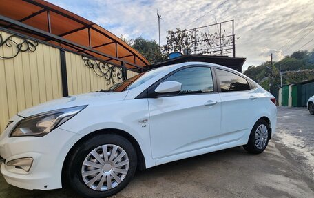 Hyundai Solaris II рестайлинг, 2015 год, 1 050 000 рублей, 2 фотография