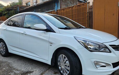 Hyundai Solaris II рестайлинг, 2015 год, 1 050 000 рублей, 3 фотография