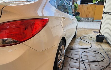 Hyundai Solaris II рестайлинг, 2015 год, 1 050 000 рублей, 15 фотография