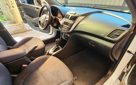 Hyundai Solaris II рестайлинг, 2015 год, 1 050 000 рублей, 17 фотография