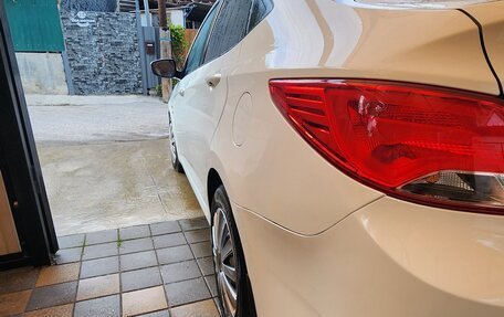 Hyundai Solaris II рестайлинг, 2015 год, 1 050 000 рублей, 16 фотография