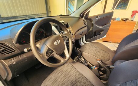 Hyundai Solaris II рестайлинг, 2015 год, 1 050 000 рублей, 20 фотография