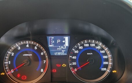 Hyundai Solaris II рестайлинг, 2015 год, 1 050 000 рублей, 25 фотография