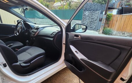 Hyundai Solaris II рестайлинг, 2015 год, 1 050 000 рублей, 36 фотография