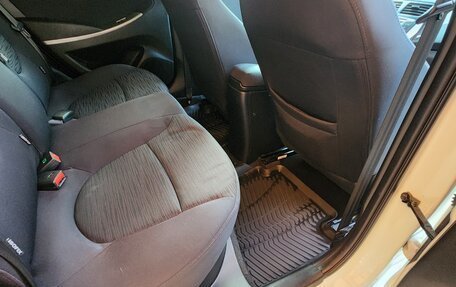 Hyundai Solaris II рестайлинг, 2015 год, 1 050 000 рублей, 35 фотография