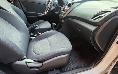 Hyundai Solaris II рестайлинг, 2015 год, 1 050 000 рублей, 37 фотография