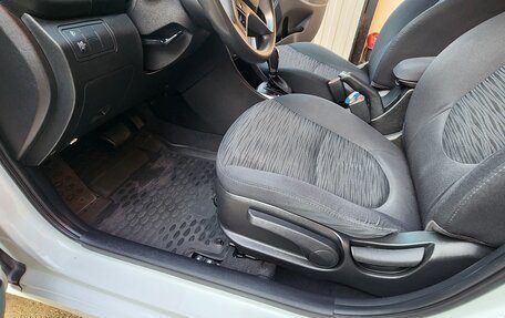 Hyundai Solaris II рестайлинг, 2015 год, 1 050 000 рублей, 33 фотография