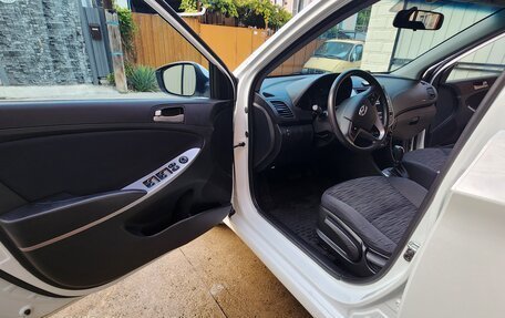 Hyundai Solaris II рестайлинг, 2015 год, 1 050 000 рублей, 39 фотография