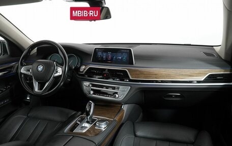 BMW 7 серия, 2016 год, 2 990 000 рублей, 14 фотография
