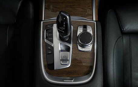 BMW 7 серия, 2016 год, 2 990 000 рублей, 23 фотография