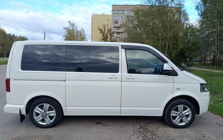 Volkswagen Caravelle T5, 2012 год, 2 100 000 рублей, 2 фотография
