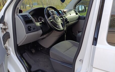 Volkswagen Caravelle T5, 2012 год, 2 100 000 рублей, 10 фотография