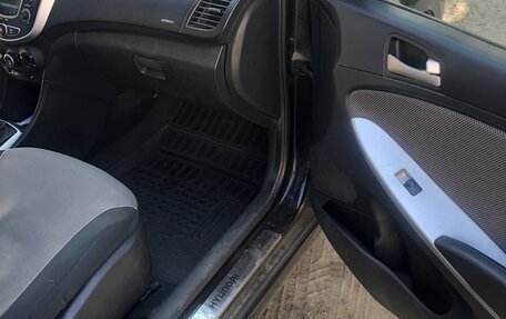 Hyundai Solaris II рестайлинг, 2011 год, 750 000 рублей, 7 фотография