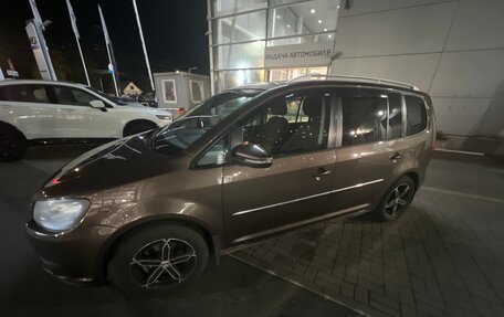 Volkswagen Touran III, 2014 год, 900 000 рублей, 2 фотография