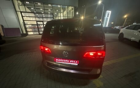 Volkswagen Touran III, 2014 год, 900 000 рублей, 3 фотография