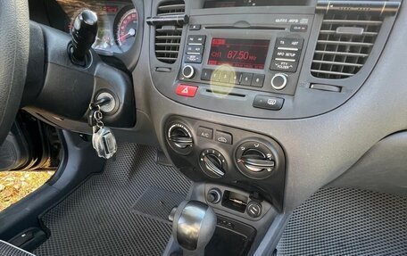 KIA Rio II, 2011 год, 800 000 рублей, 21 фотография