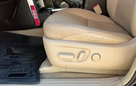 Toyota Land Cruiser Prado 150 рестайлинг 2, 2012 год, 3 700 000 рублей, 6 фотография