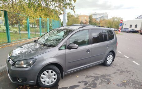 Volkswagen Touran III, 2012 год, 975 000 рублей, 4 фотография