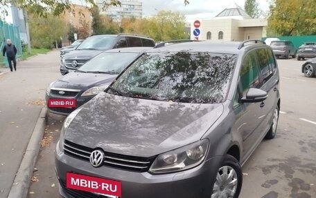 Volkswagen Touran III, 2012 год, 975 000 рублей, 3 фотография