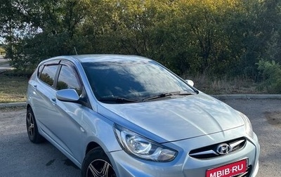 Hyundai Solaris II рестайлинг, 2012 год, 730 000 рублей, 1 фотография