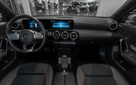Mercedes-Benz A-Класс, 2020 год, 2 840 000 рублей, 8 фотография