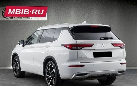 Mitsubishi Outlander, 2023 год, 2 600 000 рублей, 2 фотография
