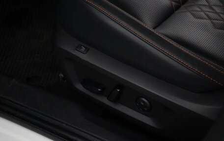 Mitsubishi Outlander, 2023 год, 2 600 000 рублей, 20 фотография