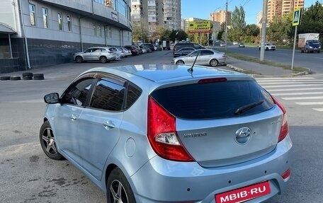 Hyundai Solaris II рестайлинг, 2012 год, 730 000 рублей, 2 фотография