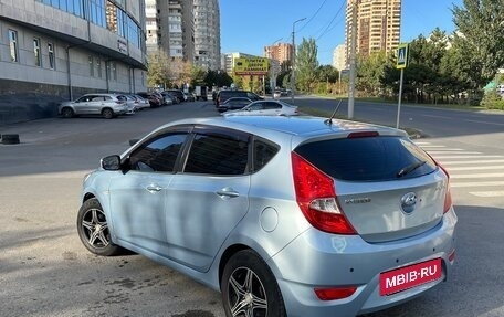 Hyundai Solaris II рестайлинг, 2012 год, 730 000 рублей, 20 фотография
