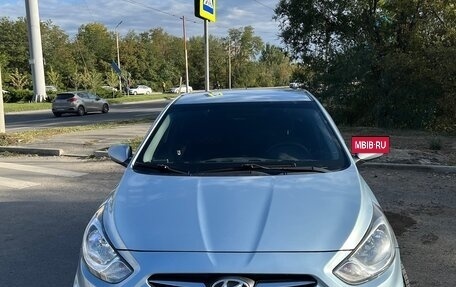 Hyundai Solaris II рестайлинг, 2012 год, 730 000 рублей, 21 фотография