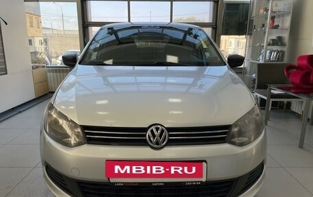 Volkswagen Polo VI (EU Market), 2011 год, 450 000 рублей, 2 фотография