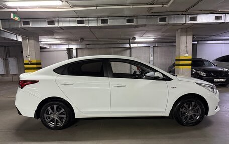 Hyundai Solaris II рестайлинг, 2018 год, 1 200 000 рублей, 8 фотография