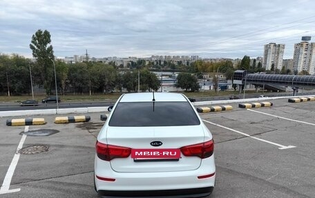 KIA Rio III рестайлинг, 2015 год, 870 000 рублей, 6 фотография