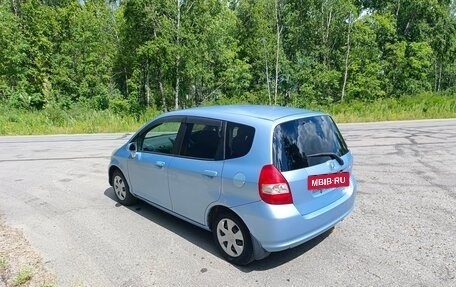 Honda Fit III, 2001 год, 320 000 рублей, 2 фотография