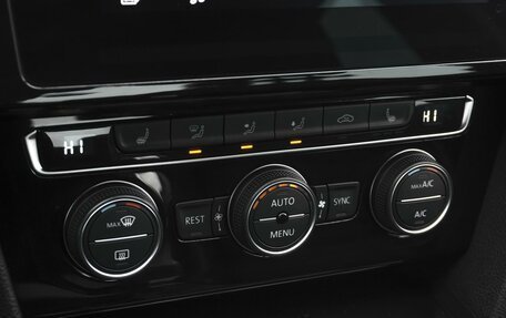 Volkswagen Passat B8 рестайлинг, 2019 год, 2 099 000 рублей, 12 фотография