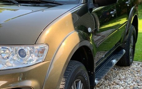 Mitsubishi Pajero Sport II рестайлинг, 2013 год, 2 100 000 рублей, 3 фотография