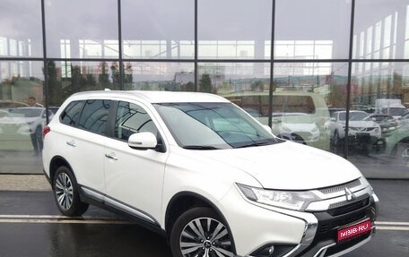 Mitsubishi Outlander III рестайлинг 3, 2018 год, 1 952 000 рублей, 1 фотография