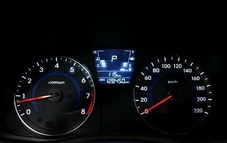 Hyundai Solaris II рестайлинг, 2011 год, 805 000 рублей, 9 фотография