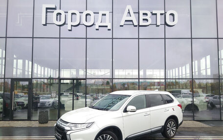 Mitsubishi Outlander III рестайлинг 3, 2018 год, 1 952 000 рублей, 6 фотография