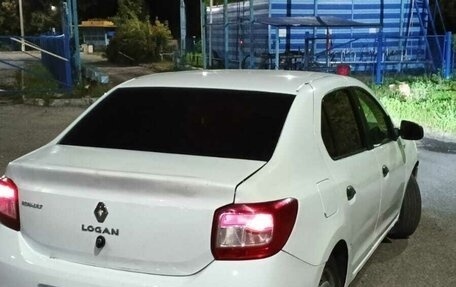 Renault Logan II, 2016 год, 465 000 рублей, 2 фотография