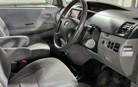 Toyota Voxy II, 2002 год, 949 000 рублей, 9 фотография