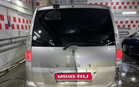 Toyota Voxy II, 2002 год, 949 000 рублей, 6 фотография