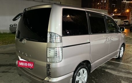 Toyota Voxy II, 2002 год, 949 000 рублей, 5 фотография