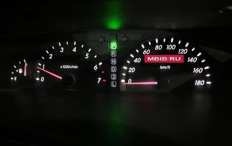 Toyota Voxy II, 2002 год, 949 000 рублей, 19 фотография