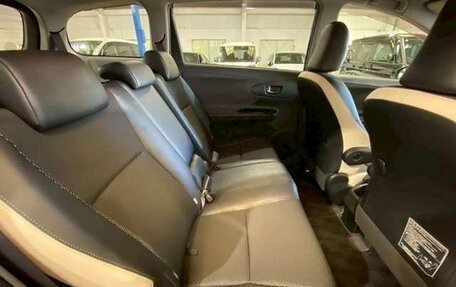 Toyota Wish II, 2017 год, 1 214 000 рублей, 12 фотография